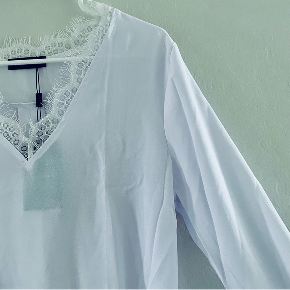 Funlingo Women’s Semi-Sheer Blouse Size Medium - Picture 3 of 8